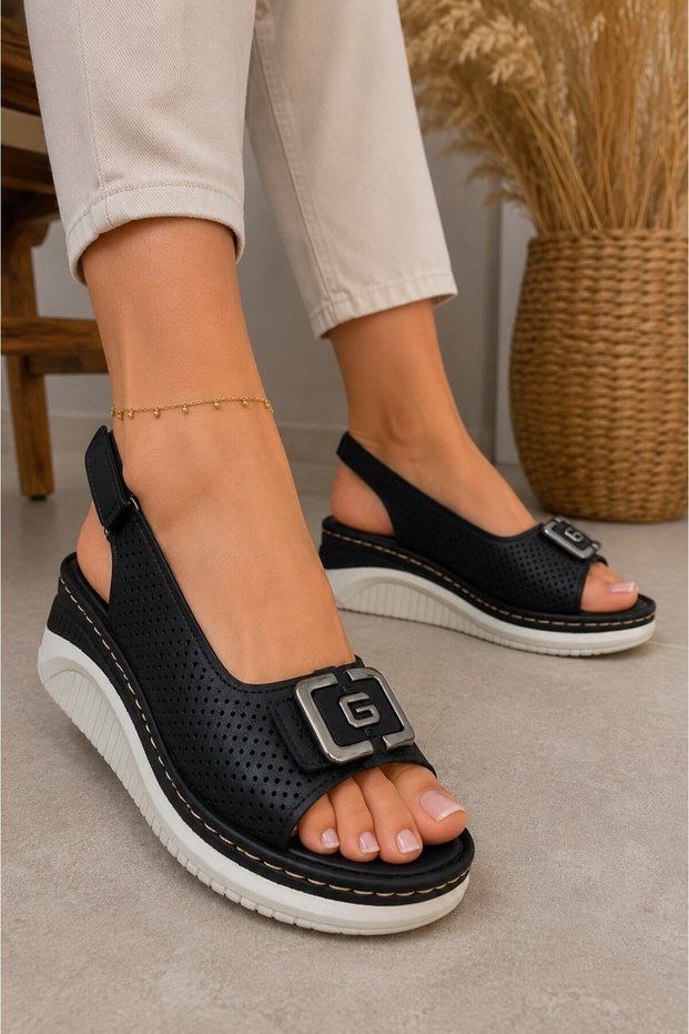 Woman - girl - anatomical comfort casual daily sandal model - black