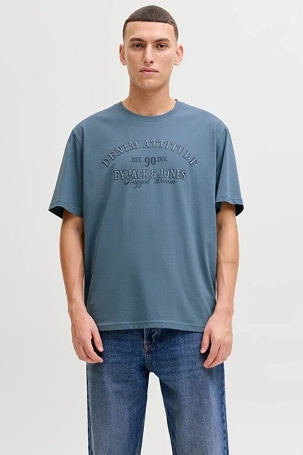 تي شيرت Blue Mirage للرجال JJEDENVER GRAPHIC TEE SS O-NECK SN رمز الموديل: 12291213Blue Mirag