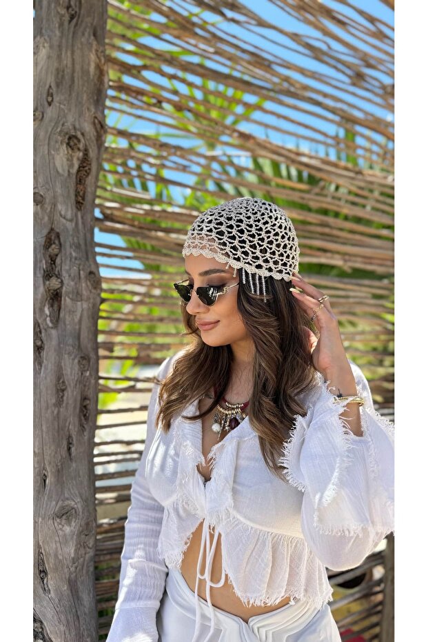 Kep009 Hand Knitted Net Cap with Bead Detail
