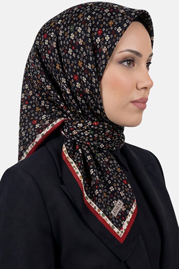 Women's Black Red Floral Patterned Stitched Writing