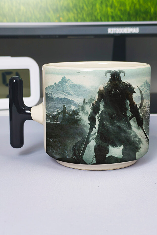 كوب سيراميك فاخر مطبوع عليه Skyrim (قطعة واحدة) على شكل حرف T بمقبض أسود خاص V1T