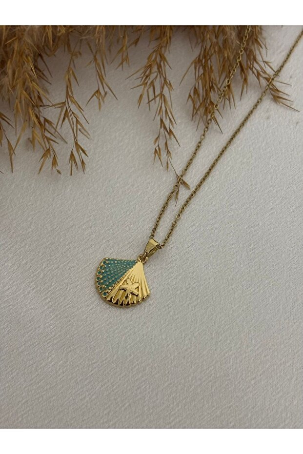 Star Detailed Shell Steel Necklace