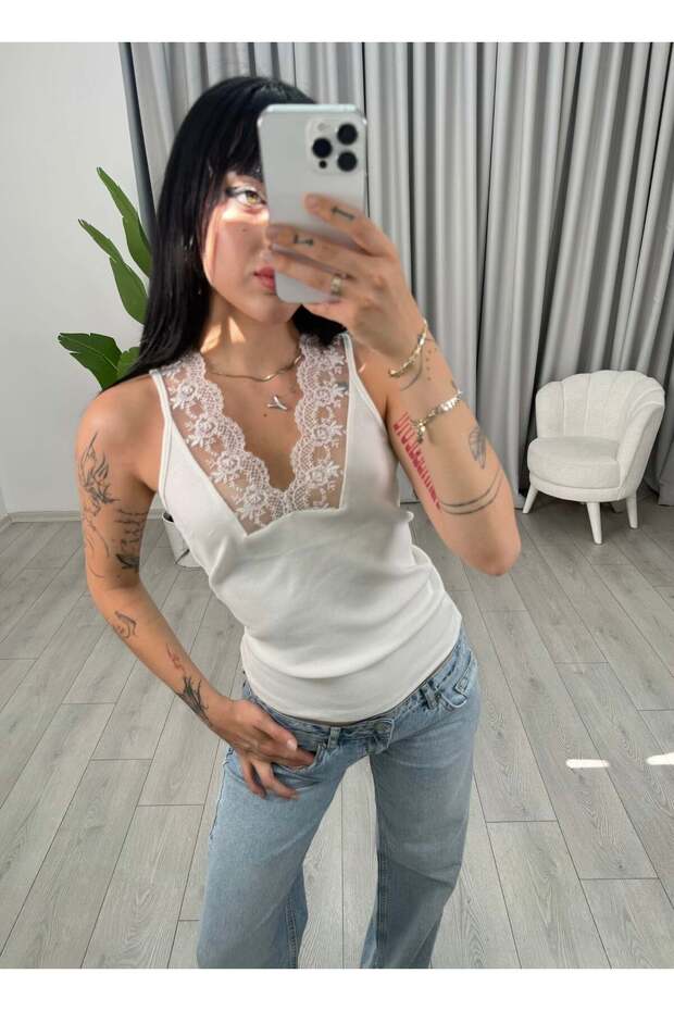 Elaris Blouse White