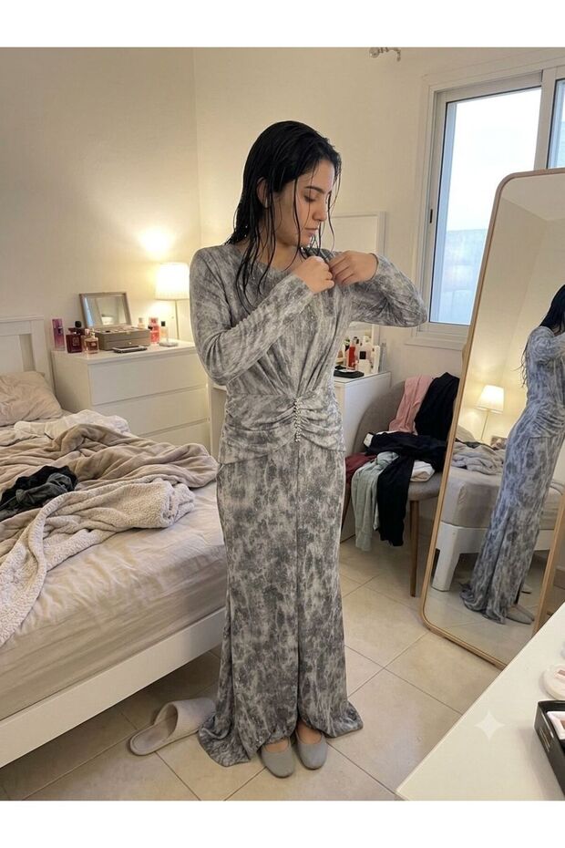 فستان سهرة رصاصي