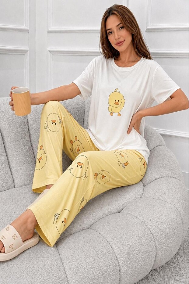 Short-Sleeved New Chick Pajama Set