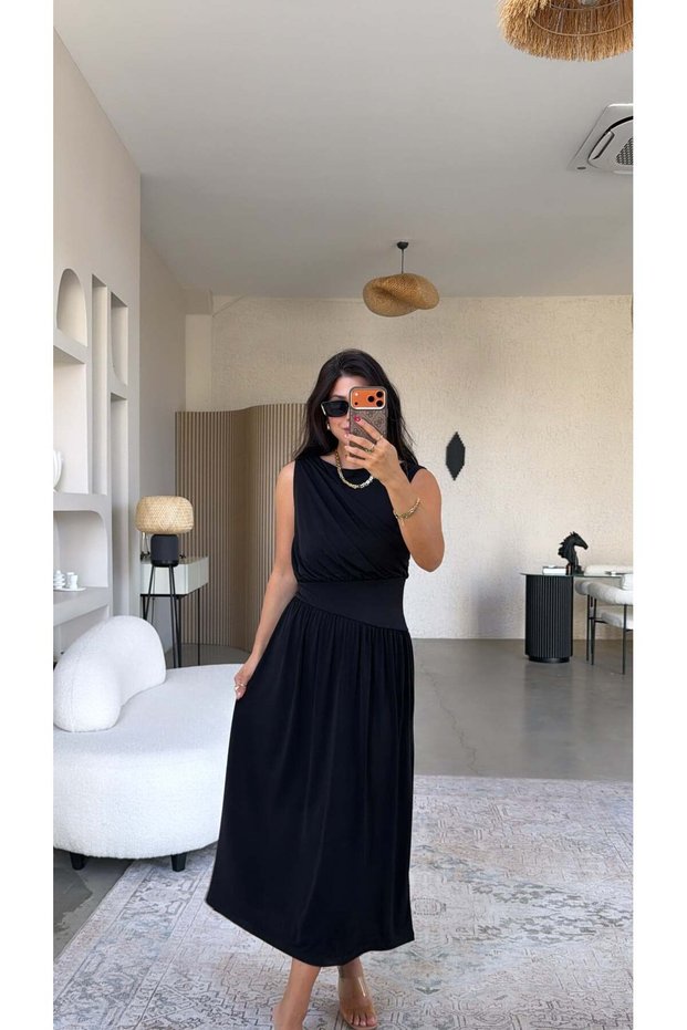 Black Zr Model Drape Detailed Midi Dress