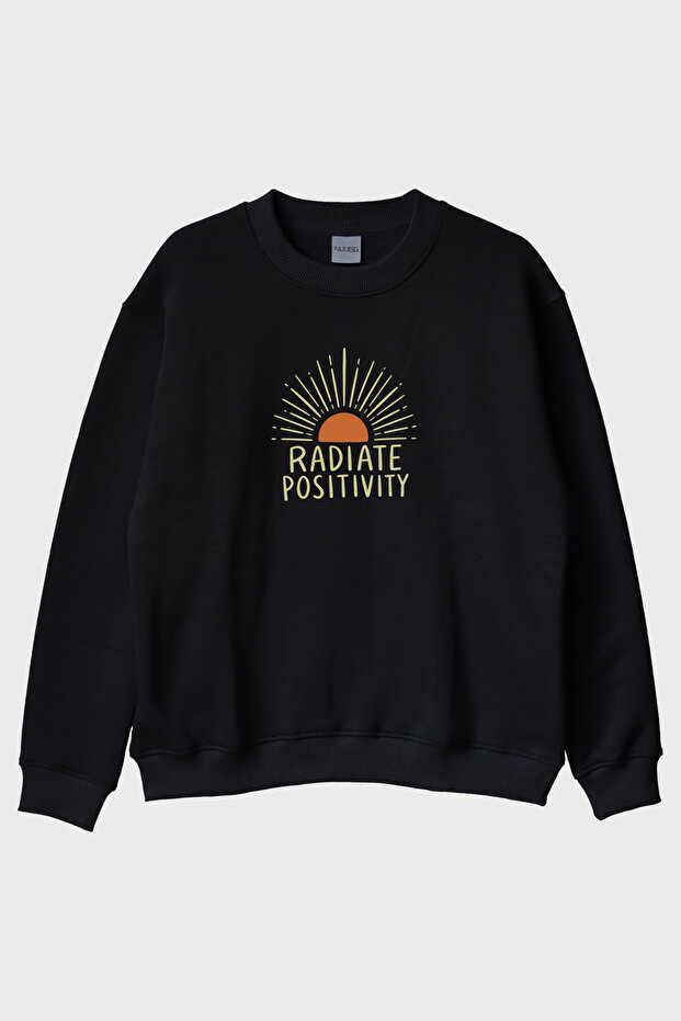 سترة رياضية سوداء برقبة دائرية من Radiate Positivity