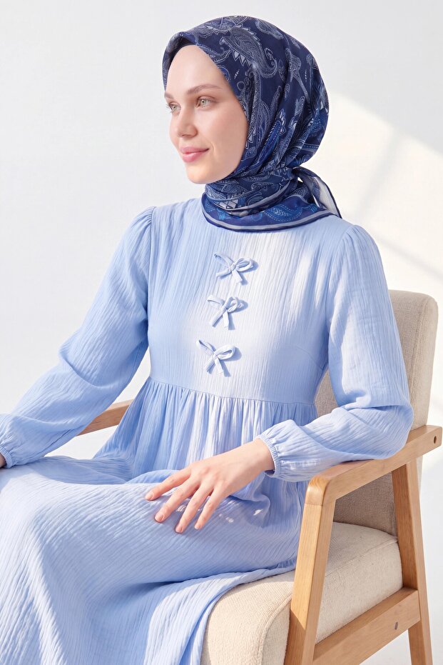 وشاح ناعم بتصميم شال باللون الأزرق الداكن