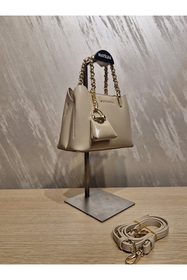 Stylish Women's Charm Detailed Shoulder Bag