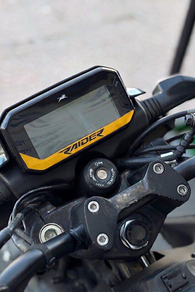 ملصق مكتوب عليه "Six Raider" متوافق مع شاشة العرض الرقمية لـ TVS Raider 125