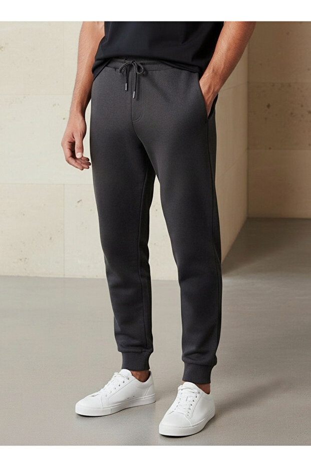 REGULAR FIT JOGGERS