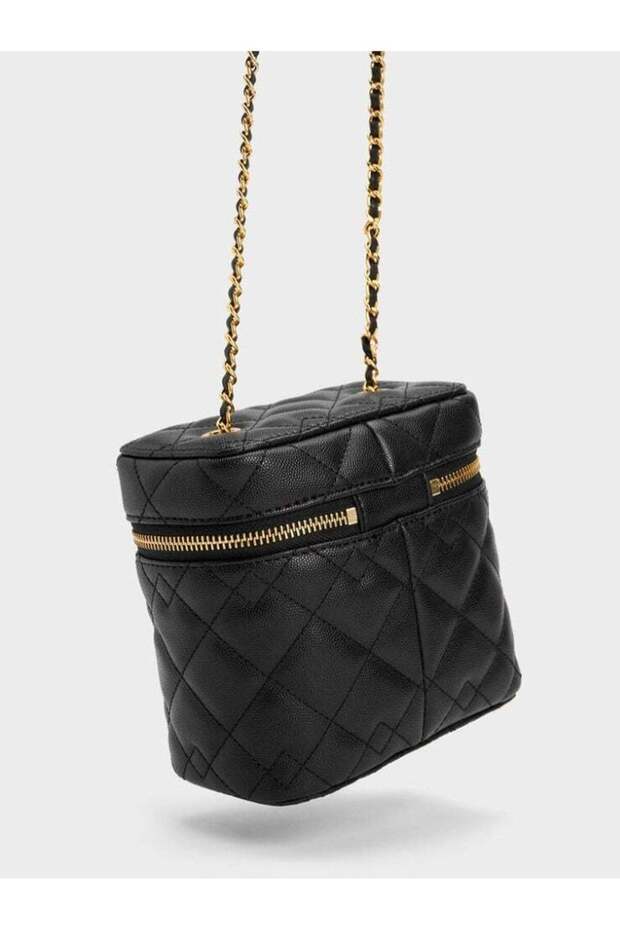 Nezu Quilted Boxy Bag - Black