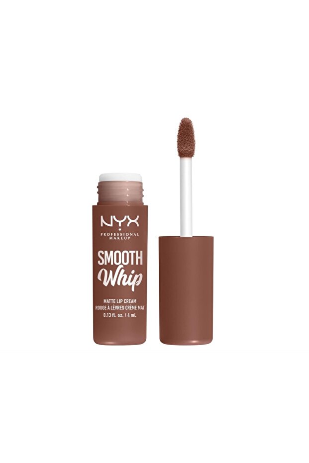 Soft matte liquid lipstick that conceals flaws