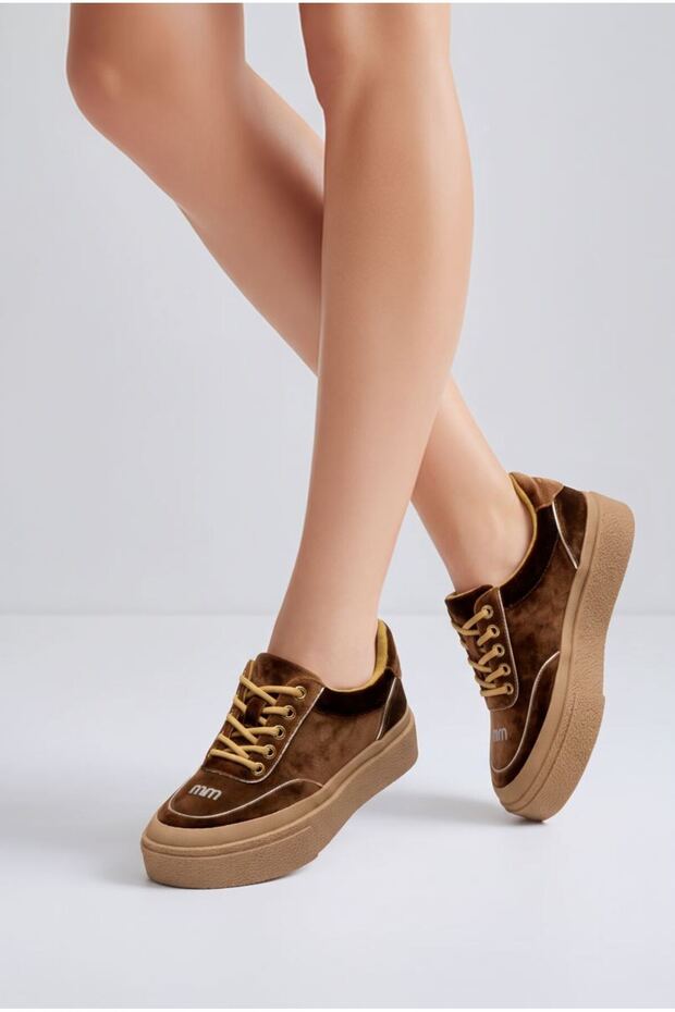 26K330 Women's Stylish Sneakers