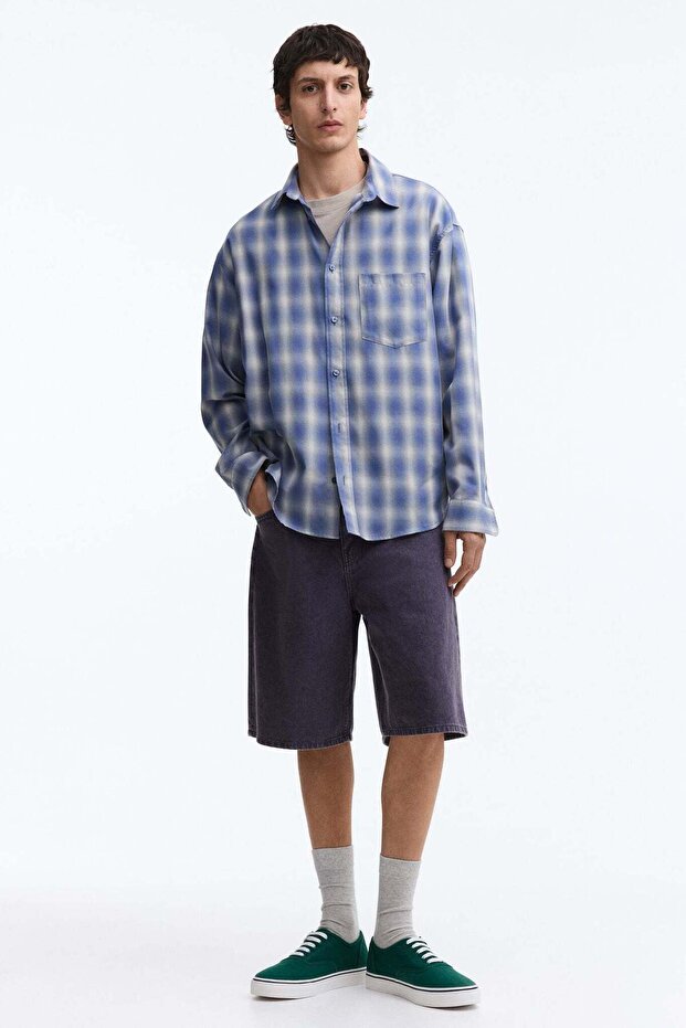 Relaxed denim shorts