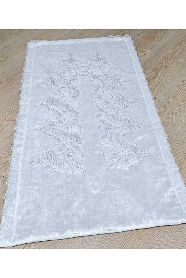 Cream Velvet French Laced Single Prayer Rug