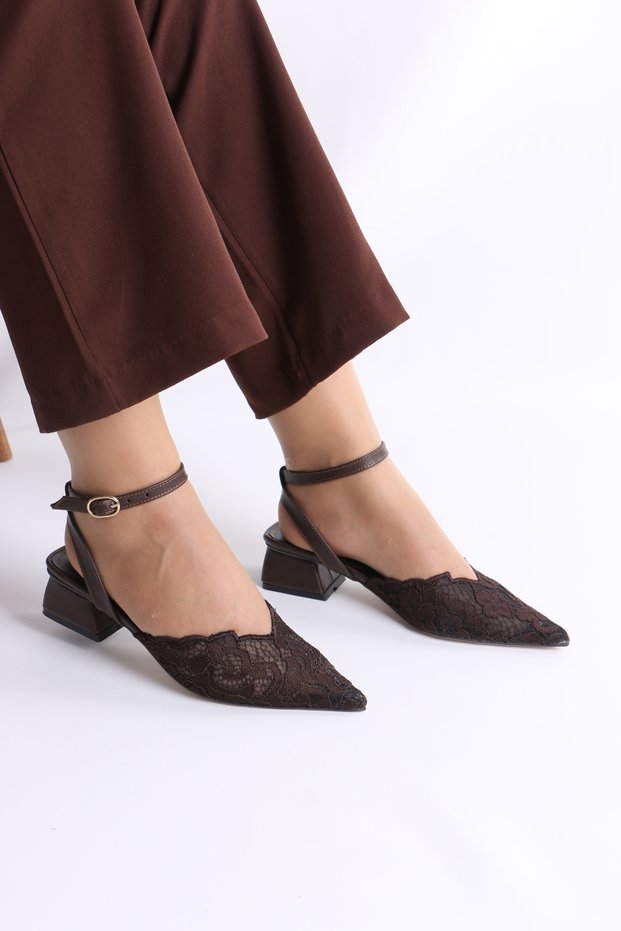 Amelya Lace Embroidered and Embroidered Back Strap Belt Heel Women's Shoes