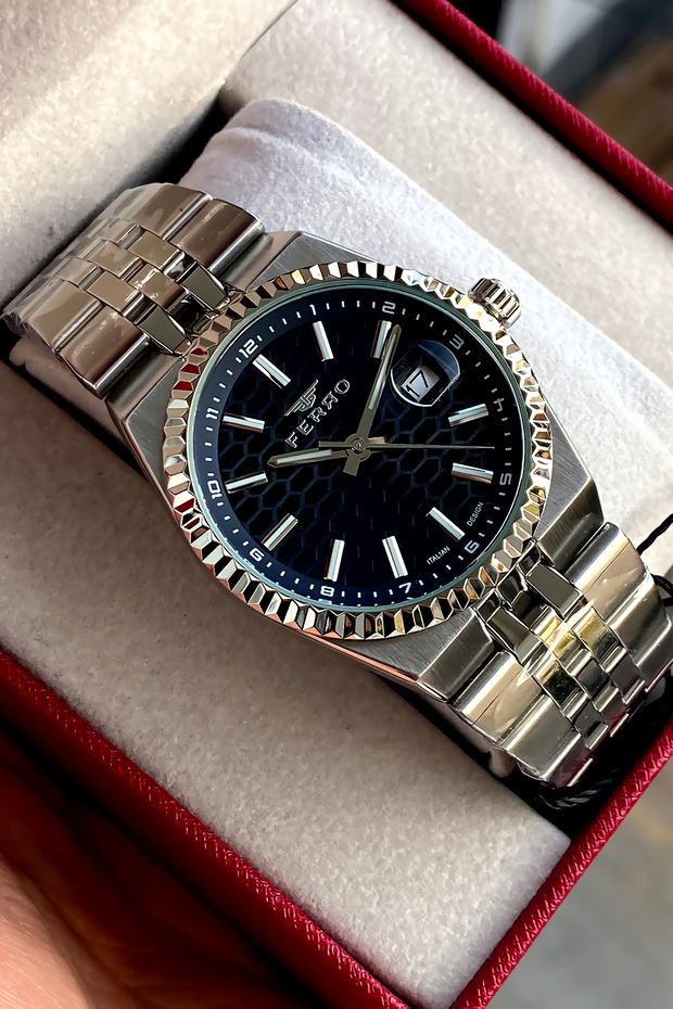 Men's wristwatch steel band 2 years warranty waterproof boxed