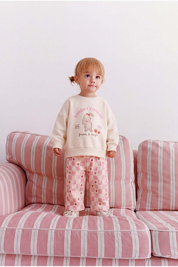 Girl's Rabbit Printed Sweatshirt and Strawberry Patterned Checkered Sweatpants Set