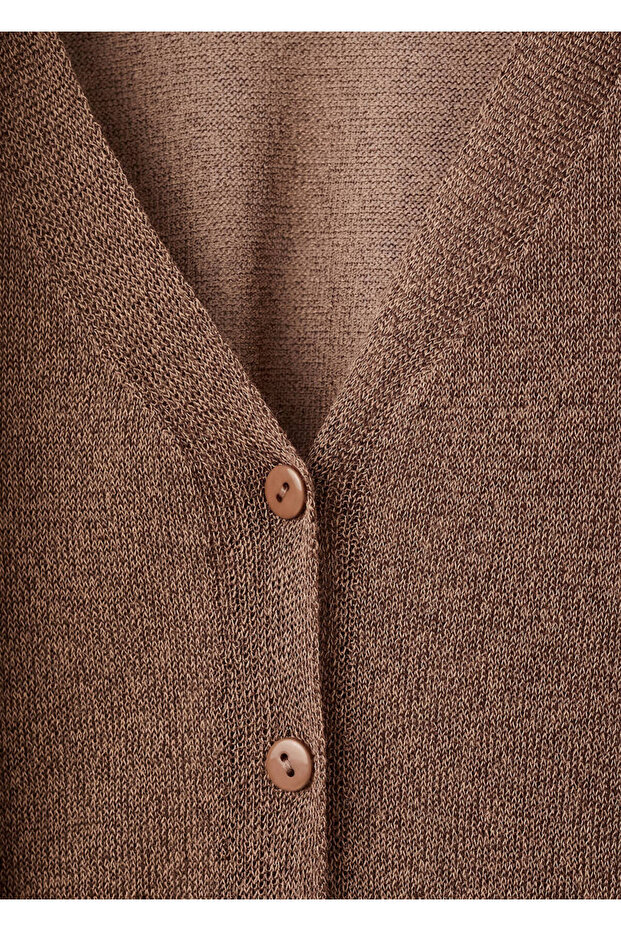 Dünne Strickjacke mit Schal - 7
