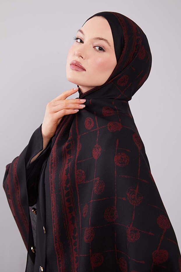 شال حريري من الصوف بنمط دائري باللونين الأسود والأحمر - 3