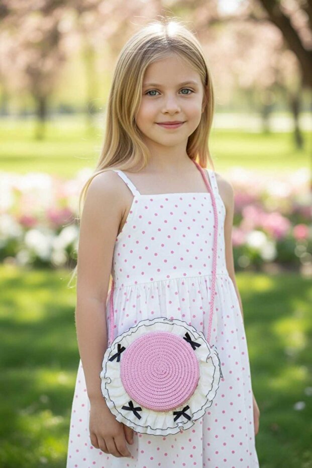 Girl's Crossbody Straw Bag with Accessories