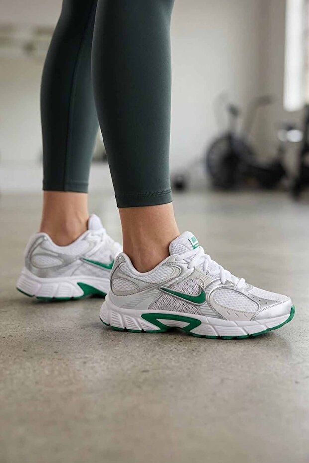White Green Silver Retro Lifestyle Casual Sneakers V5 Rnr