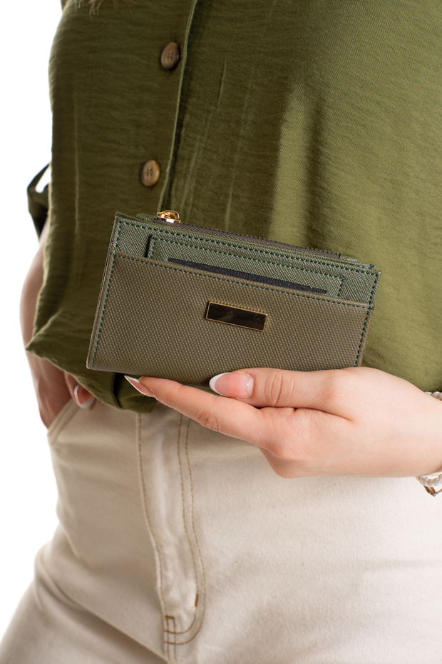 Women's Horizontal Zippered Kangaroo Wallet and Card Holder