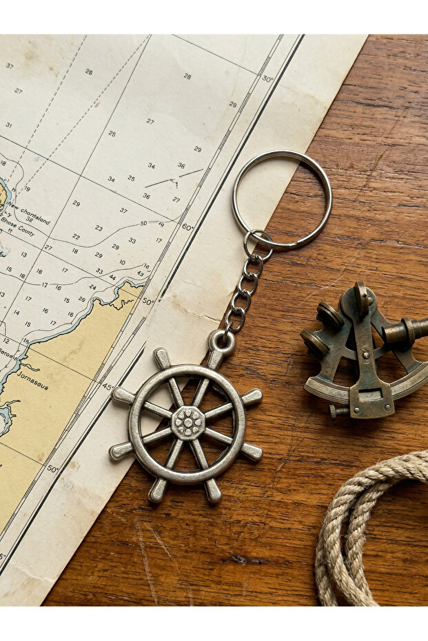 Ship Rudder Masculine Design Men's Keychain