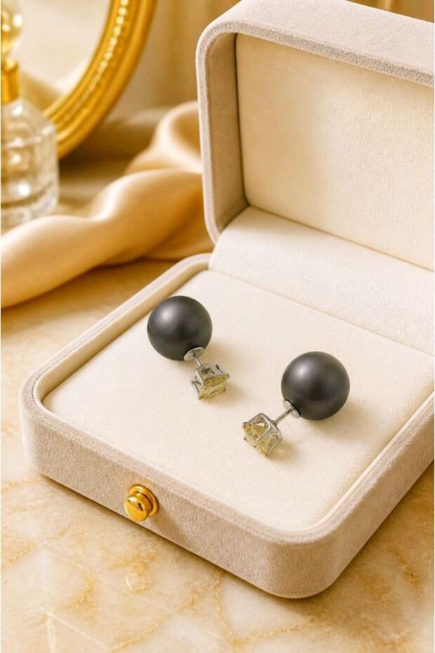 Luxury Earrings with Pearls and Stones