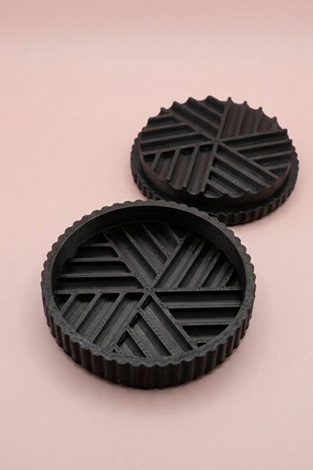 Geometric Design Grinder with Magnet - Spice, Tobacco, and Herbal Grinder (6X3 cm)