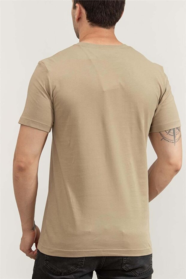 SERIF BOX GRAPHIC TEE - 3