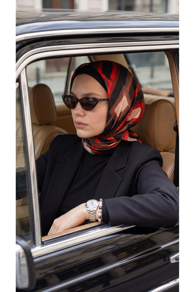 وشاح كريستال مربع عميق باللونين الأسود والأحمر