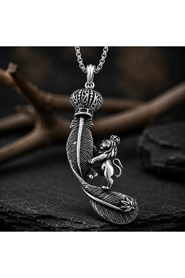 Stainless Steel Feather Detailed Royal Lion Pendant