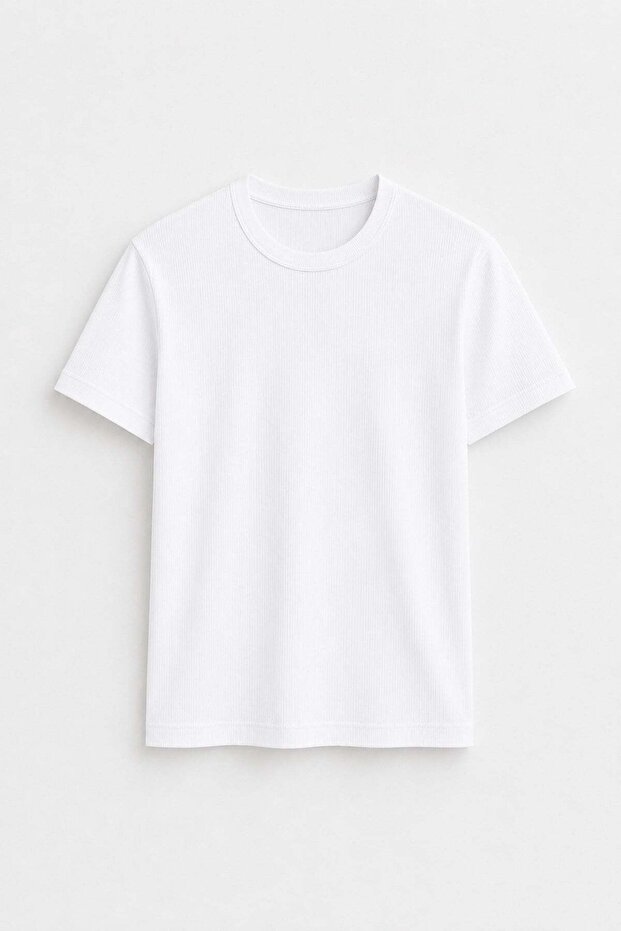 تي شيرت رجالي أبيض ذو ملمس مميز