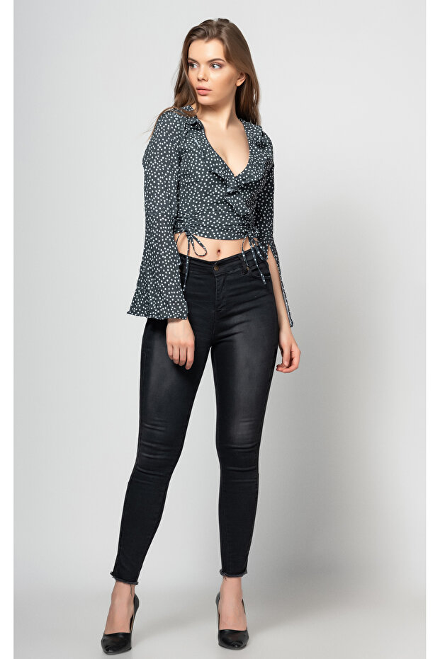 Soft Green Polka Dot Patterned Turkish Short Blouse for a Charming Look