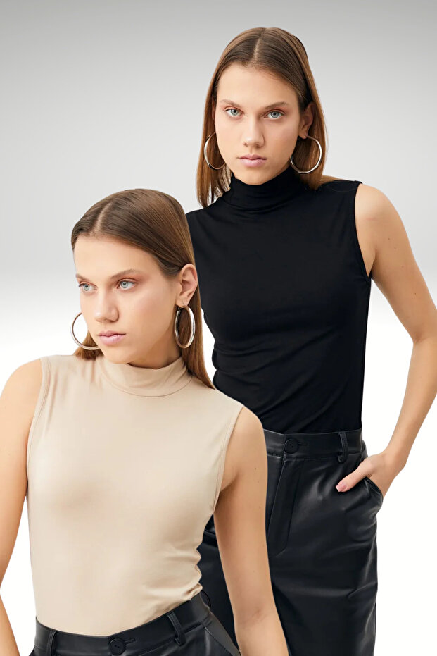 Women's Black Cream 2-Piece Sleeveless Blouse