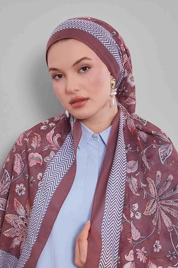 شال رياضي بنمط بلاط التوليب