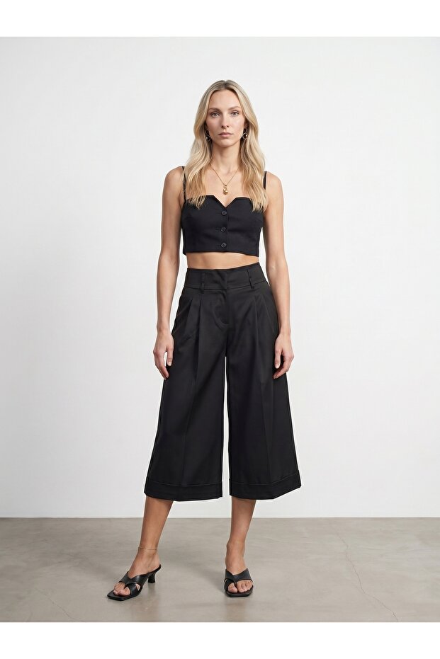 72724 High Waist Wide Leg Bermuda Shorts-Black