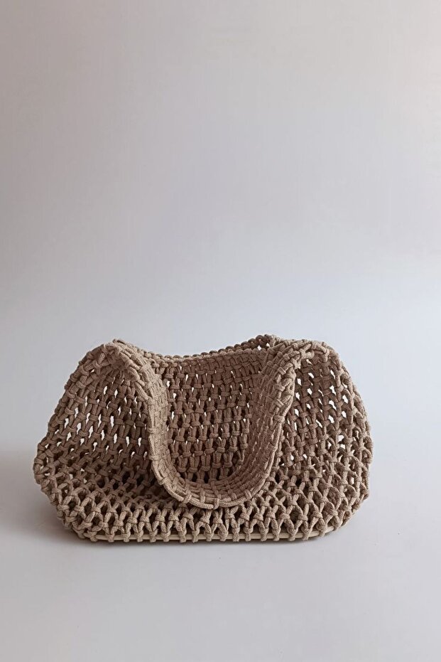 Stylish Metallic Women's Bag – Suitable for Daily Use