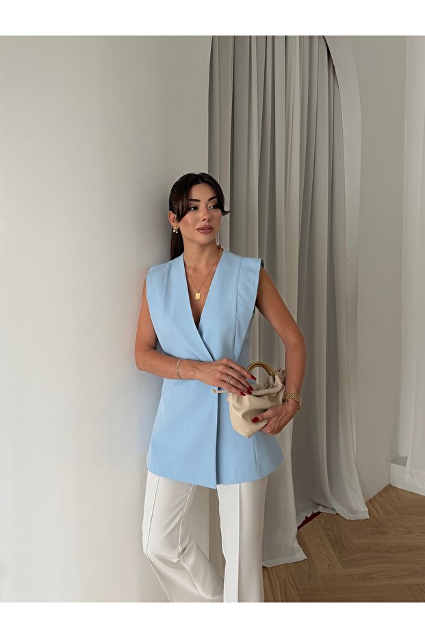 Shoulder-Cupped Flounce Vest