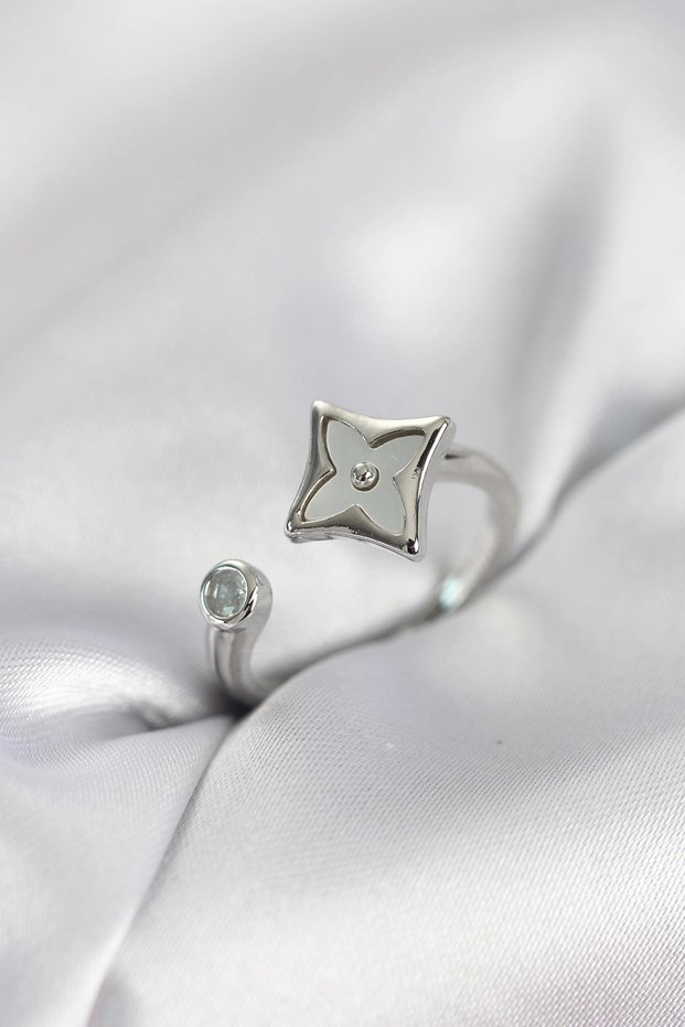 Silver Color Cornered Clover Model Zircon Stone Women's Ring