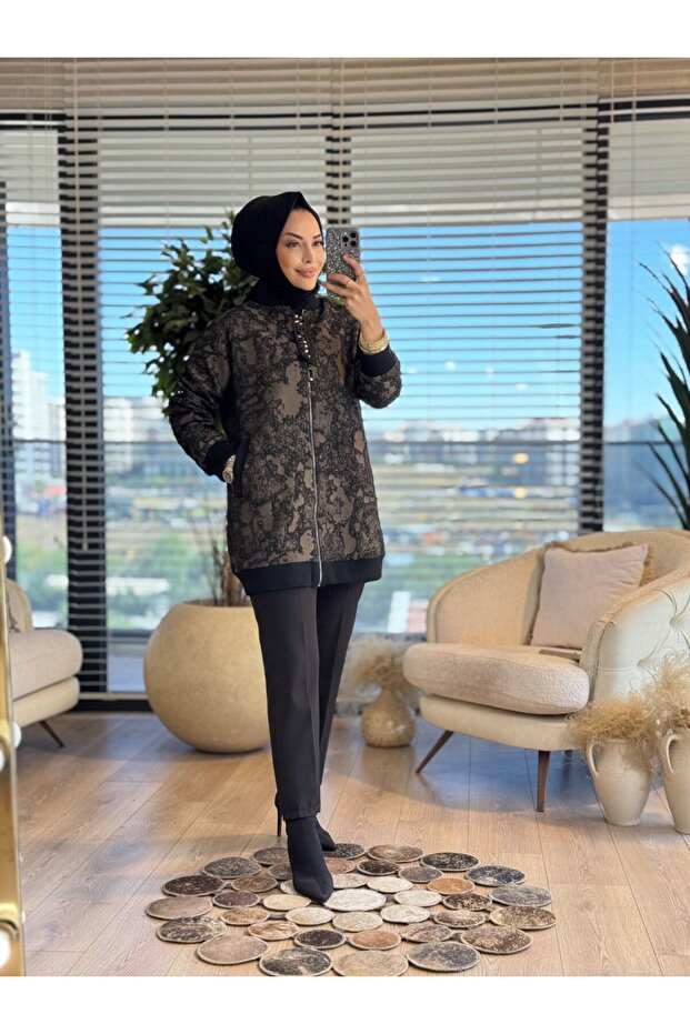 14-1161 سترة مزينة بنقش بارز وسحاب من فرو المنك