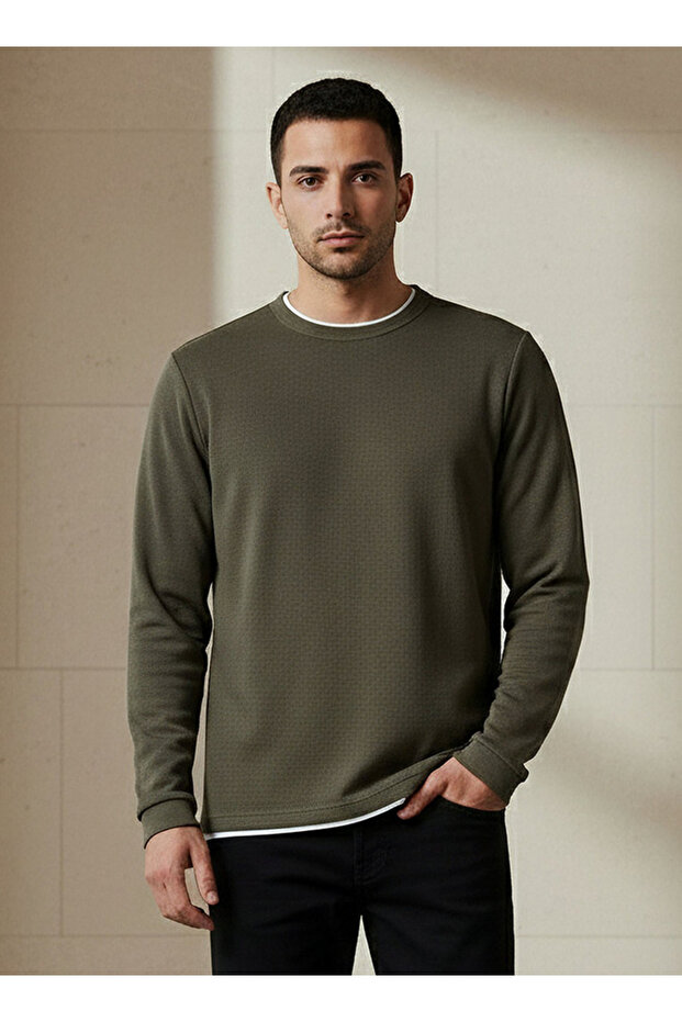 TEXTURED FULL SLEEVES SWEATSHIRT