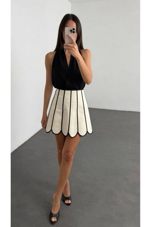 Women's Cream Piping Mini Skirt