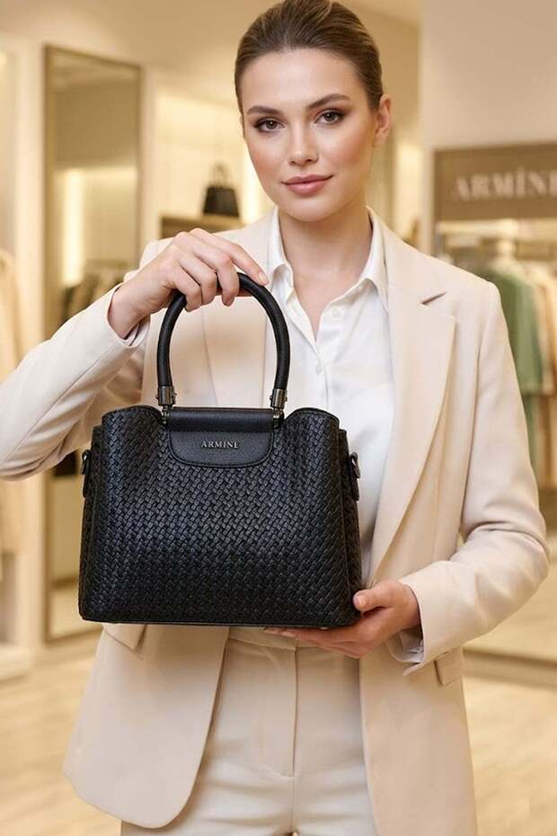 342-26Y Women's Shoulder Bag Black