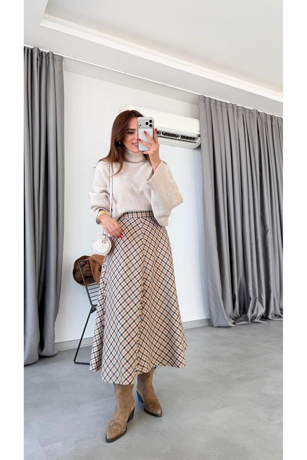 Checkered patterned skirt