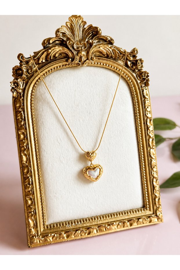 Heart-Shaped Steel Necklace with Pearls in the Middle That Won'T Tarnish
