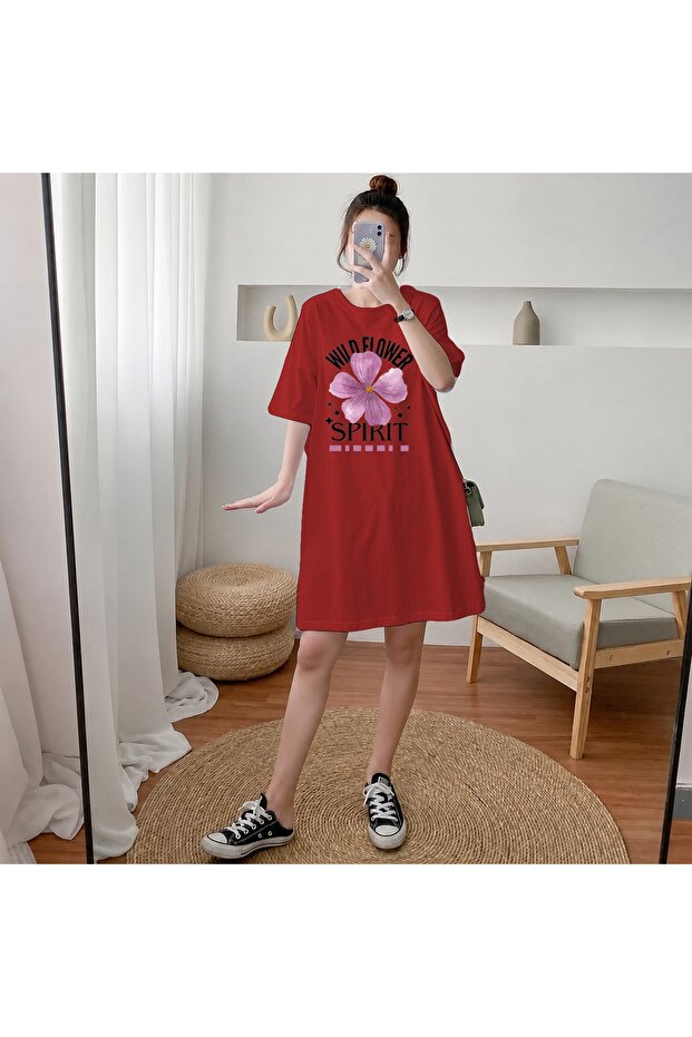 تي شيرت نسائي طويل جدًا بطبعة زهور كبيرة الحجم