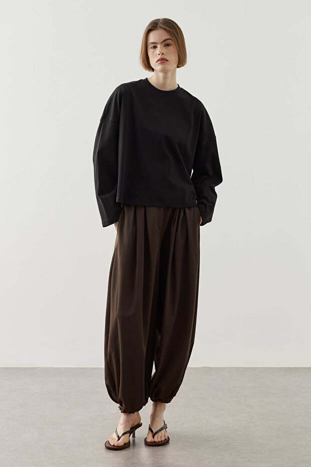 Basic Long Sleeve T-Shirt with Front Stitching Black